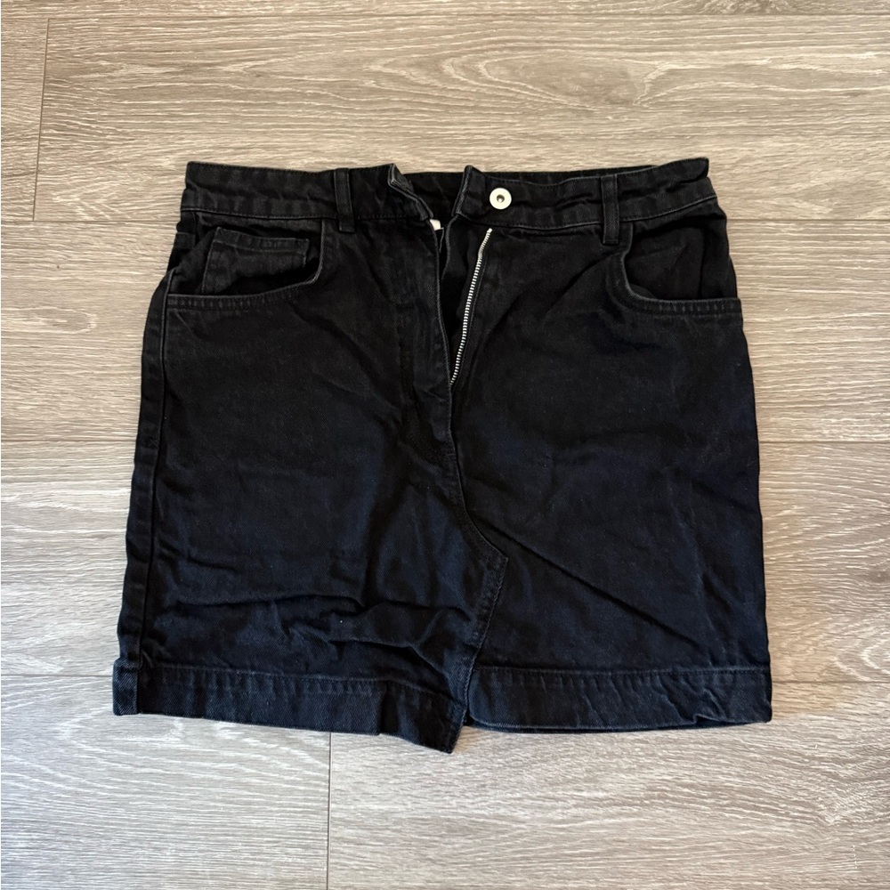 Classic Black Mini Skirt